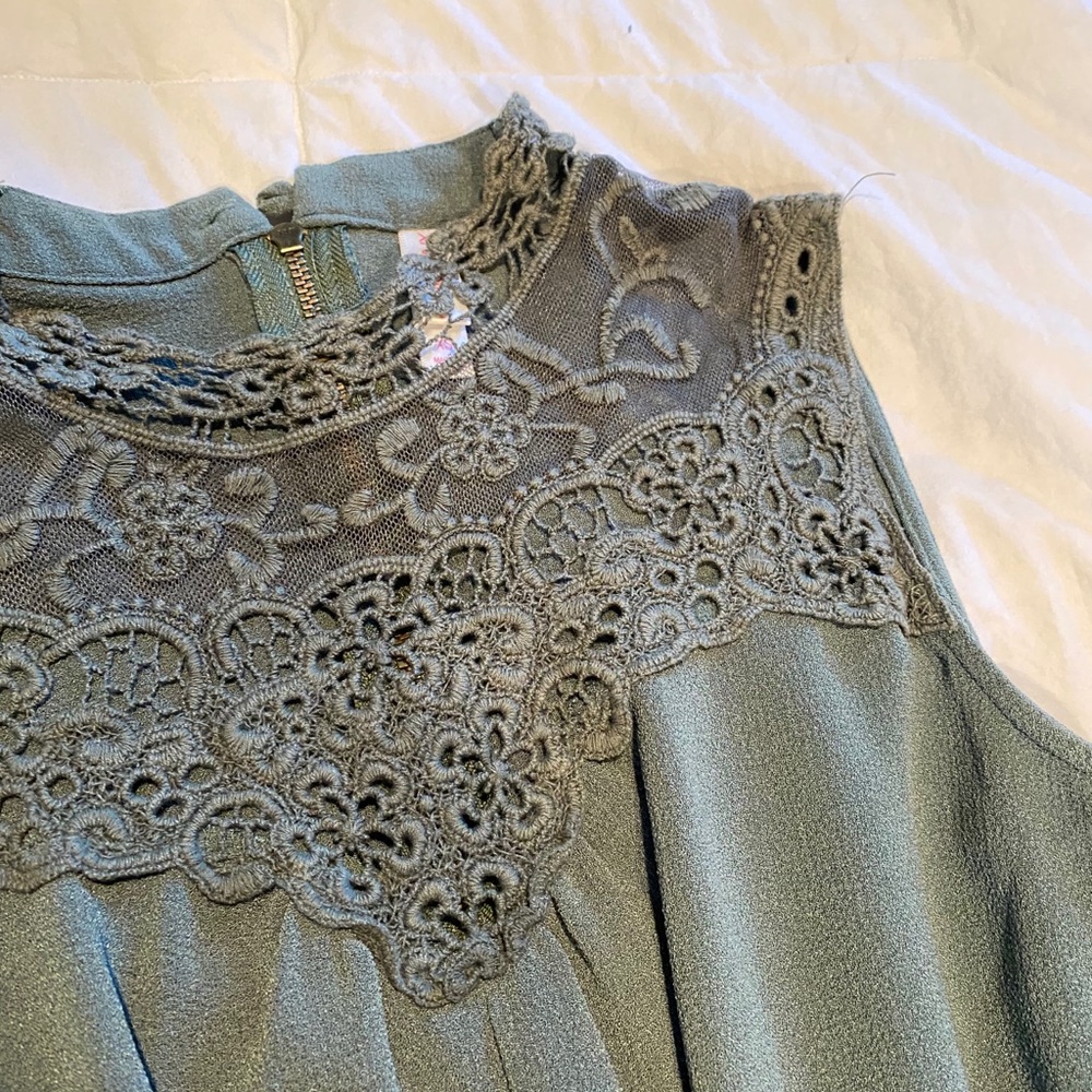 Romper - Picture 2 of 4